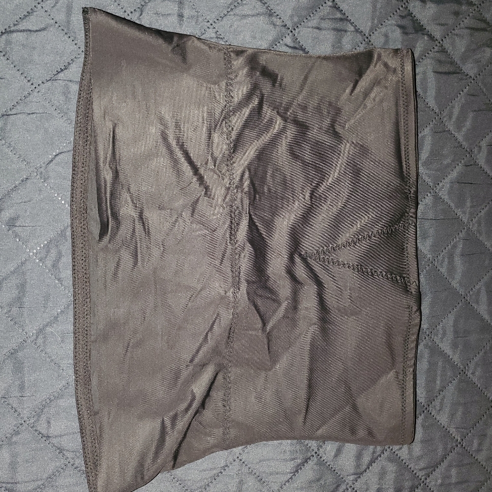 Shaping garment